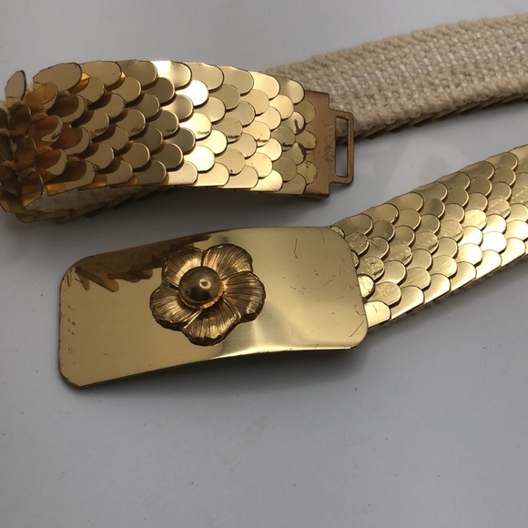 VTG Gold Stretchy Scale Belt Decorated with Flower on the Buckle Size XS/S - Picture 6 of 8